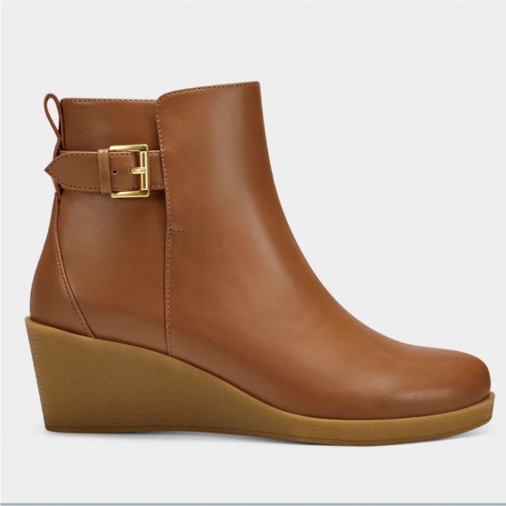 Aerosoles Bonnie Tan Bootie. Size 8.5